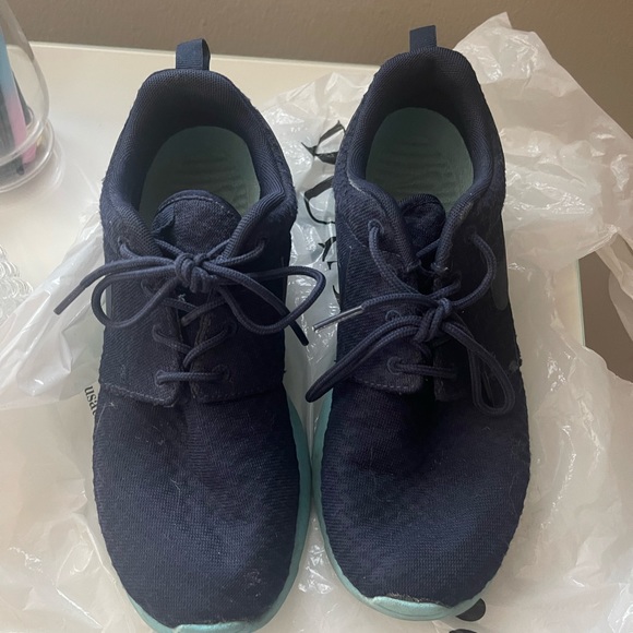 Nike roshes - Picture 2 of 3